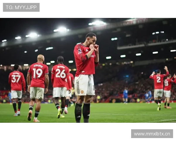 曼联防守体系漏洞频出,对联赛竞争力已构成直接影响 曼联防守体系漏洞频出,对联赛竞争力已构成直接影响