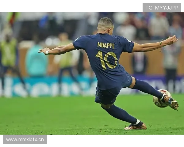 姆巴佩家冰箱里塞满能量饮料，训练完直接拎两瓶走人