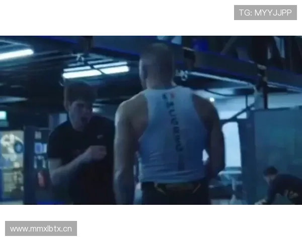 康纳训练完直接去夜店刷掉一辆超跑？