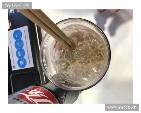 昌雅妮家的冰箱里塞满了蛋白粉，连饮料都得按克称着喝