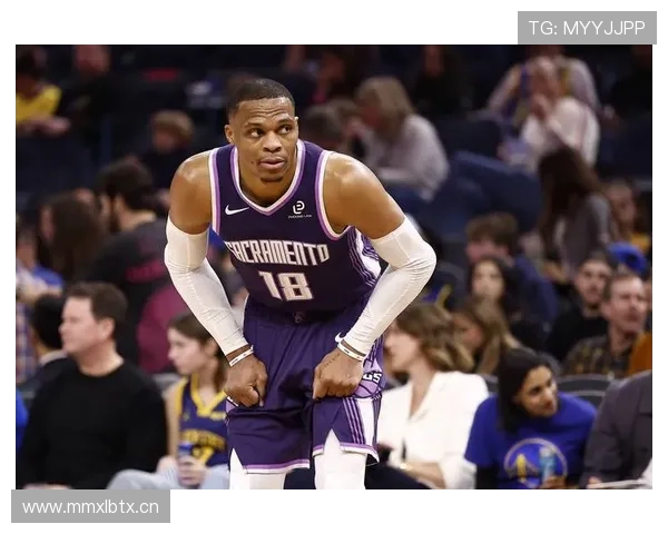 安东尼·戴维斯挡拆制造错位效率提升明显，拉开湖人内线防守差距