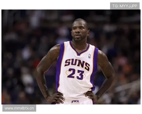 理查德森无球跑动制造空位，三分效率领跑分卫